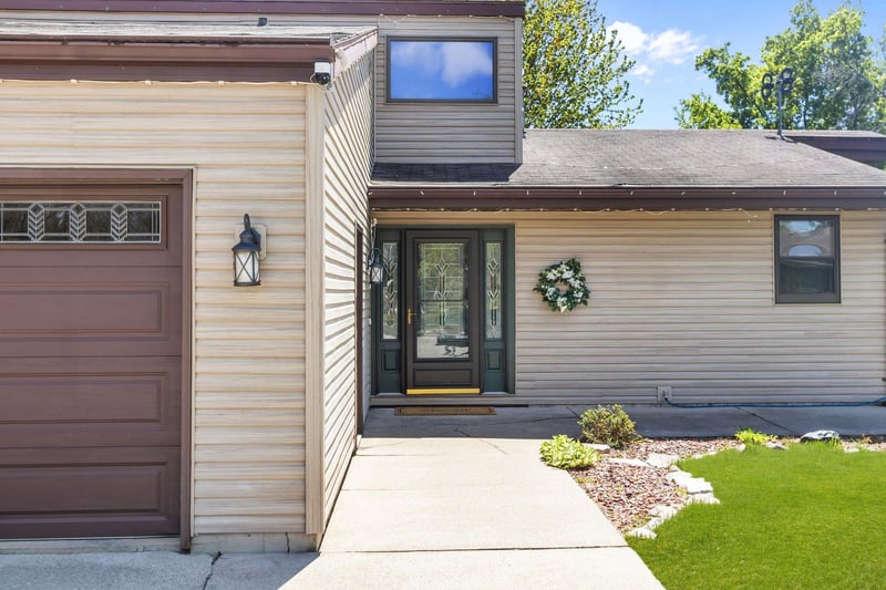704 Miller Lane Ct, Kaukauna, WI 54130