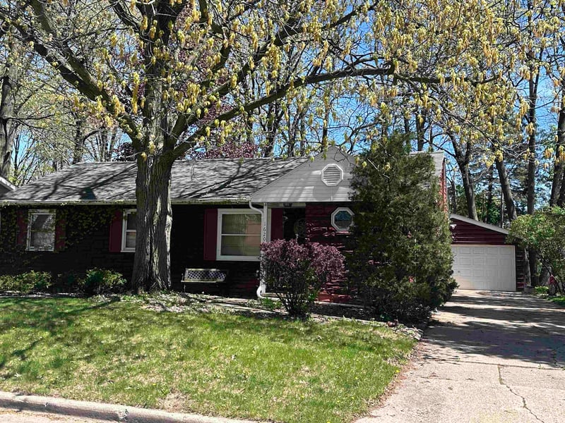 1620 Graceland Ave, Appleton, WI 54911