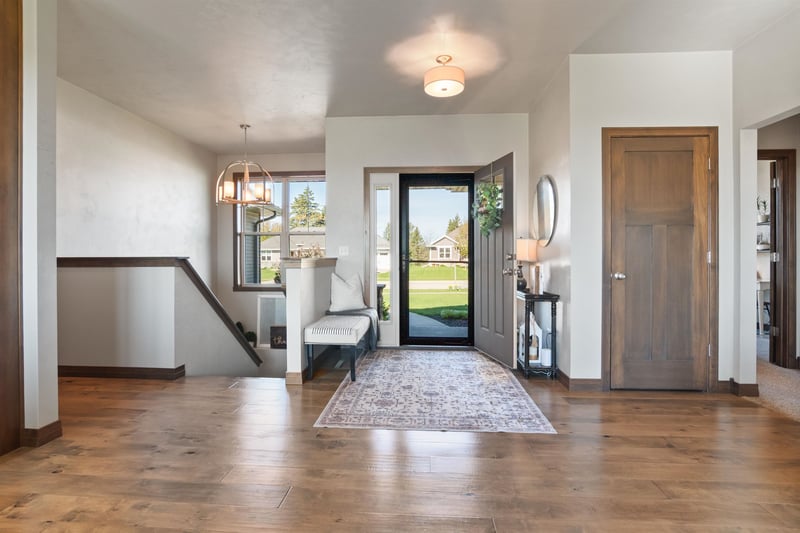 1342 Buckys Rn, Howard, WI 54313