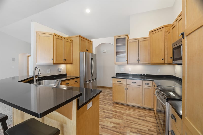 W6148 Long Ct, Appleton, WI 54914