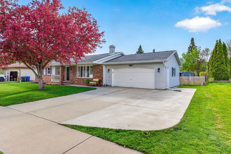807 Rosehill Rd, Kaukauna, WI 54130-3617