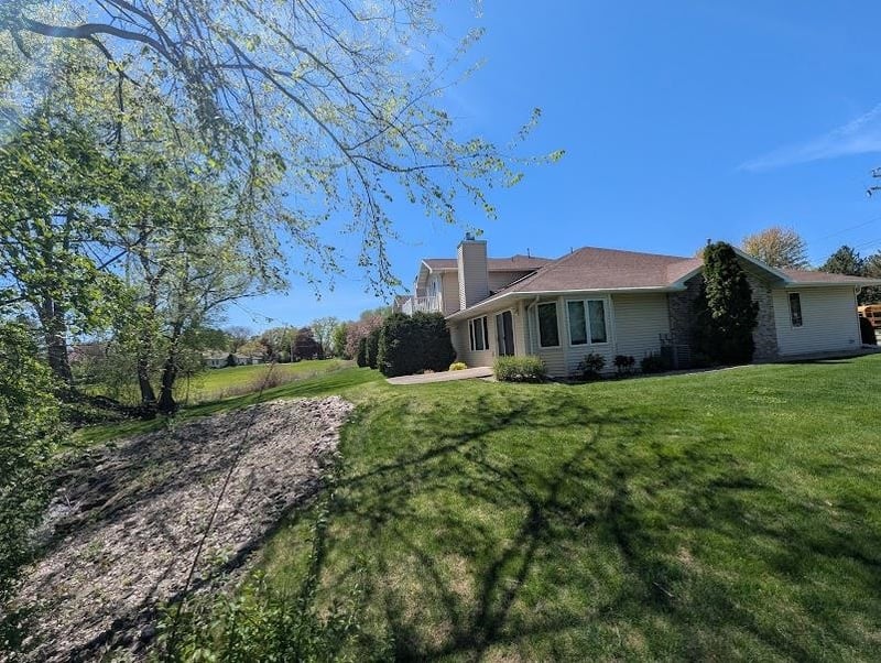 2721 9th Ave, Oshkosh, WI 54904