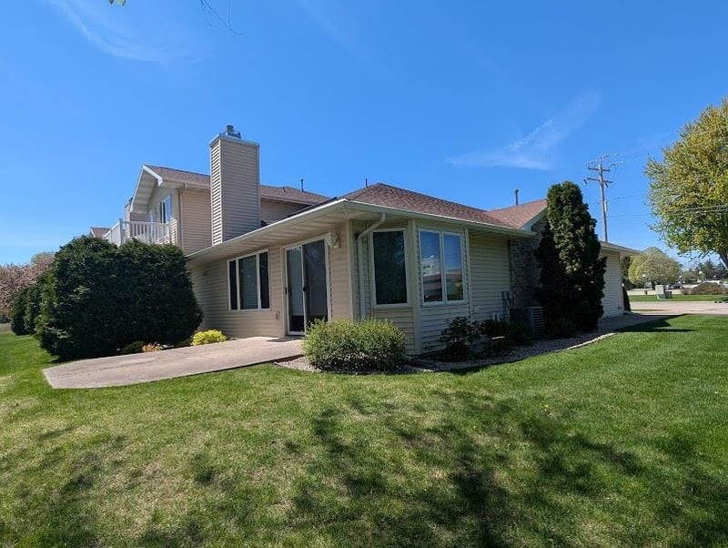 2721 9th Ave, Oshkosh, WI 54904
