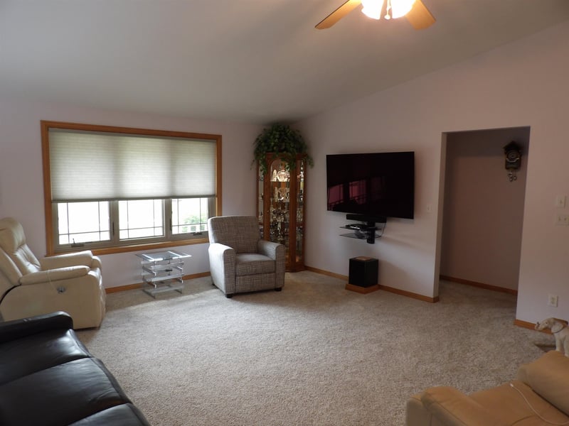 2360 Lost Dauphin Rd, De Pere, WI 54115