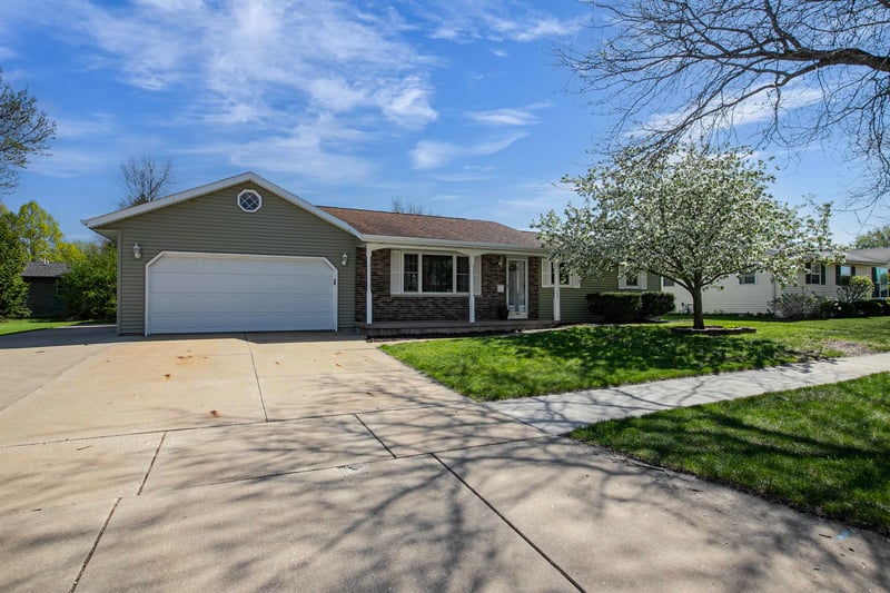 1625 Sylvan Ave, Appleton, WI 54915