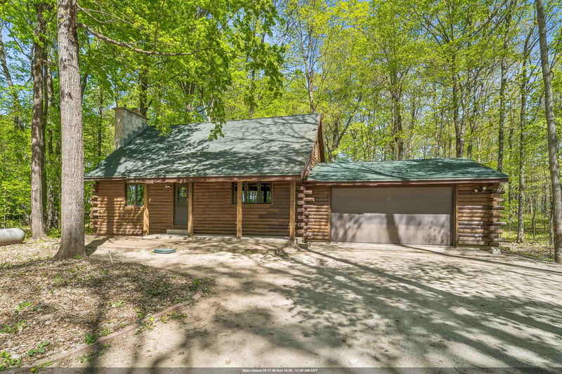 9660 Manu Rd, Fremont, WI 54940