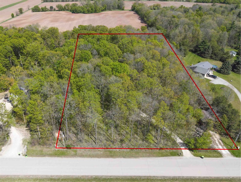 9660 Manu Rd, Fremont, WI 54940