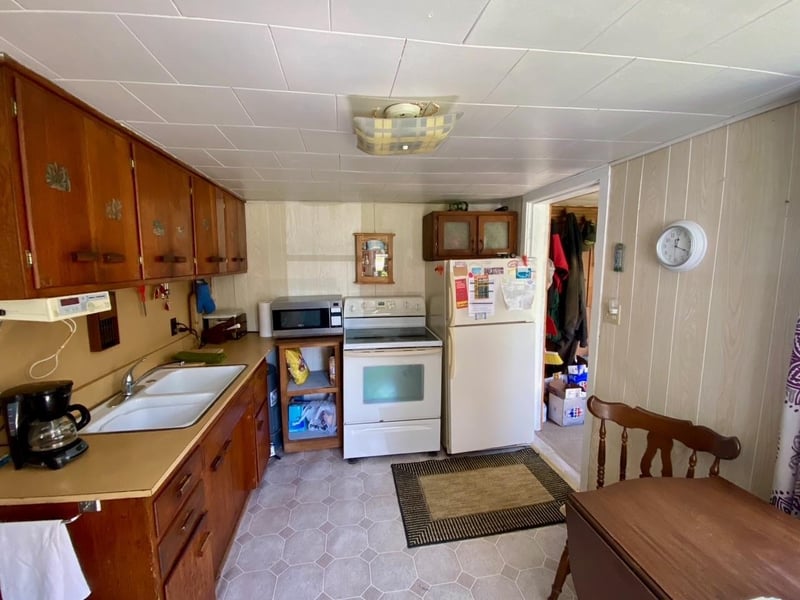 8918 State Highway 64, Pound, WI 54161