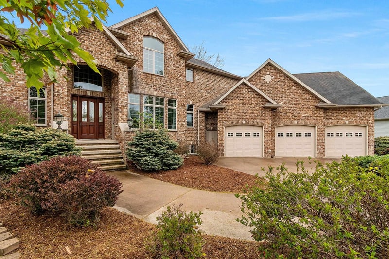 3463 Grand Meadows Crossing, Neenah, WI 54956