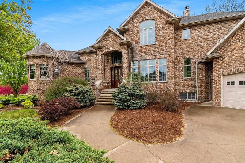 3463 Grand Meadows Crossing, Neenah, WI 54956