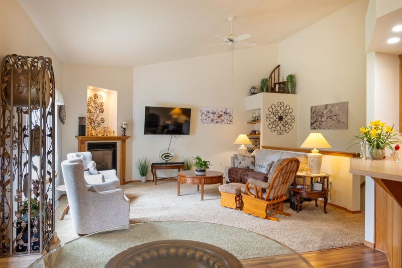 1005 Windtree Dr, Appleton, WI 54914-7223