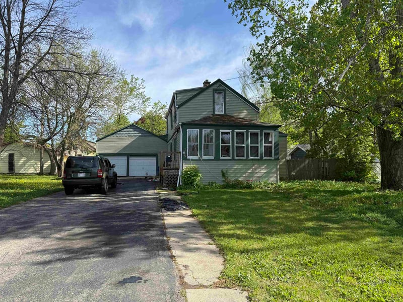 316 Oxford Ave, Oshkosh, WI 54901