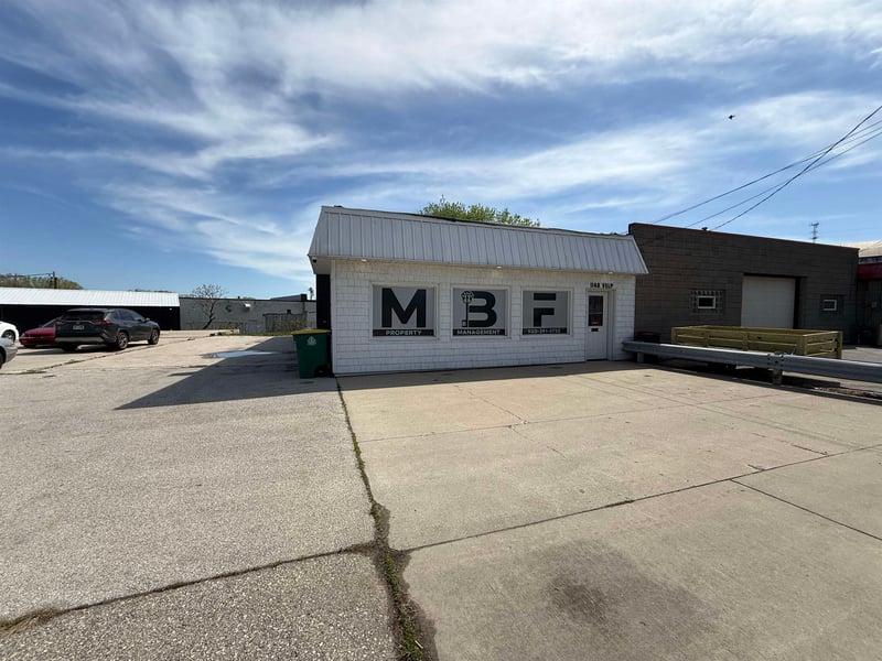 1148 Velp Ave, Green Bay, WI 54303