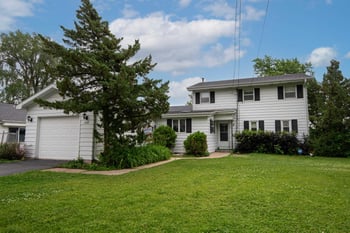 2836 Shorewood Dr, Oshkosh, WI 54901