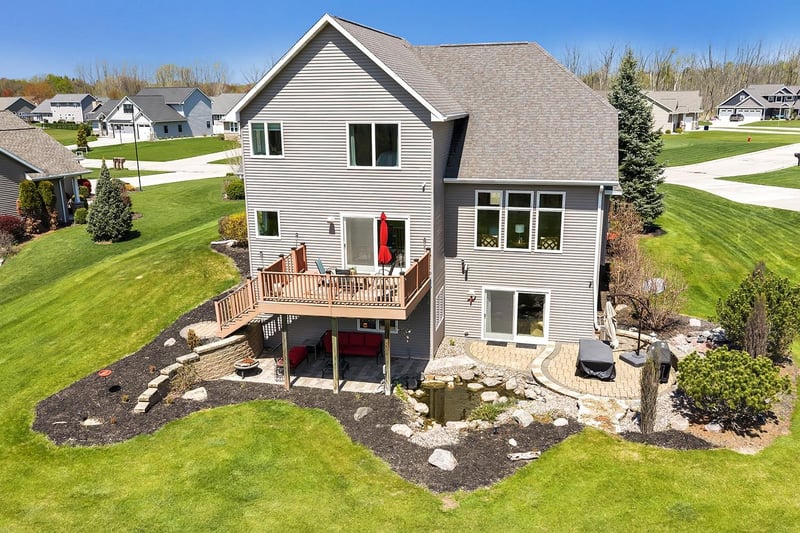 2005 Fescue Way, Suamico, WI 54313
