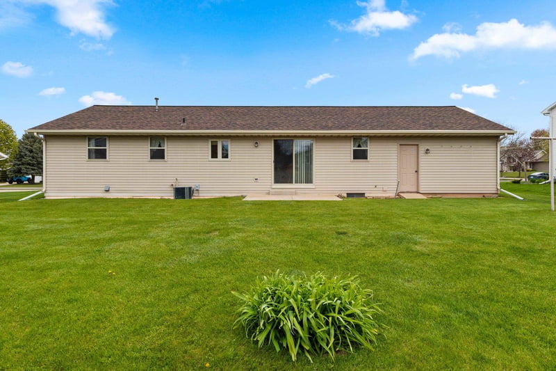 2152 Skyview St, Green Bay, WI 54311