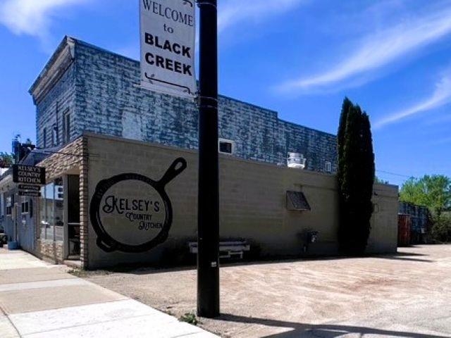 303 Main St, Black Creek, WI 54106
