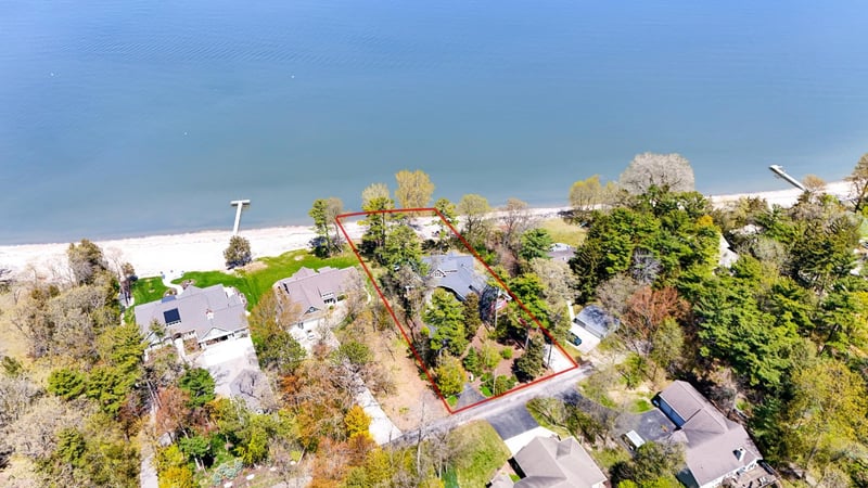 4535 Point Comfort Ln, Green Bay, WI 54311