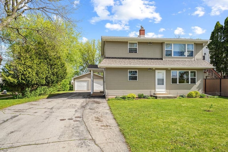 1906 Pine St, Appleton, WI 54914-5171