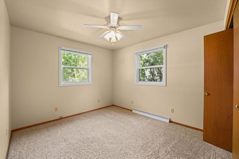 1906 Pine St, Appleton, WI 54914-5171