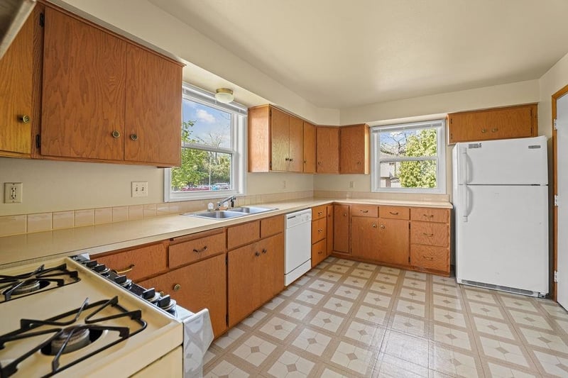 1906 Pine St, Appleton, WI 54914-5171
