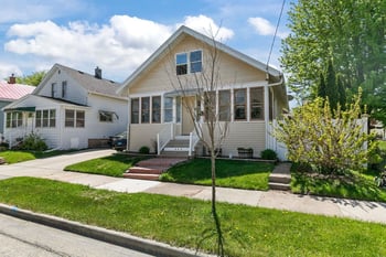 935 8th Ave, Oshkosh, WI 54902-5862