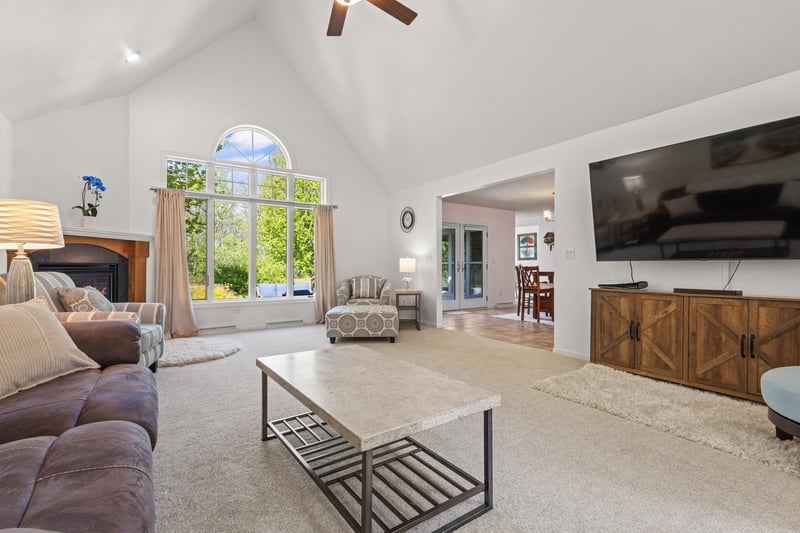 8045 Saquaro Ct, Neenah, WI 54956