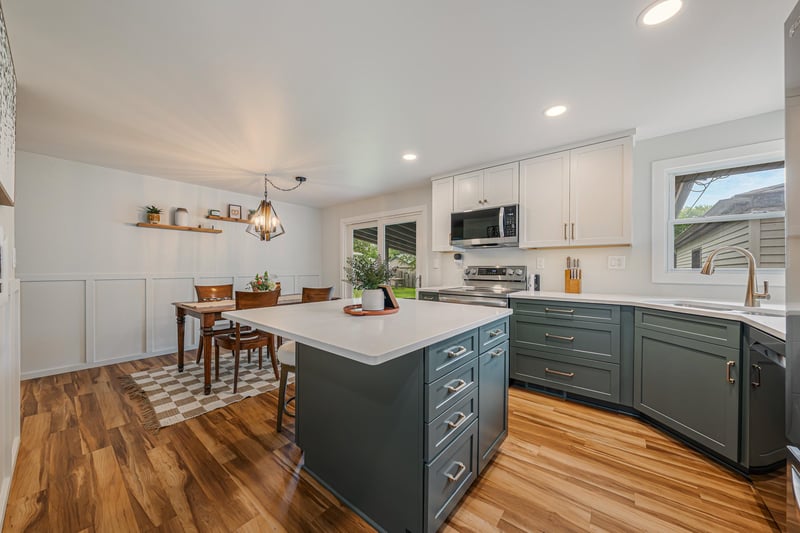 523 Margaret St, Combined Locks, WI 54113