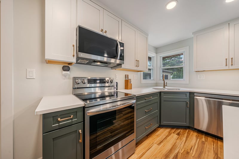 523 Margaret St, Combined Locks, WI 54113