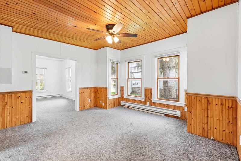 755 Grove St, Oshkosh, WI 54901