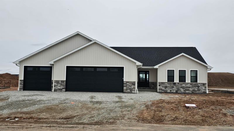 N9285 Homestead Ln, Appleton, WI 54915