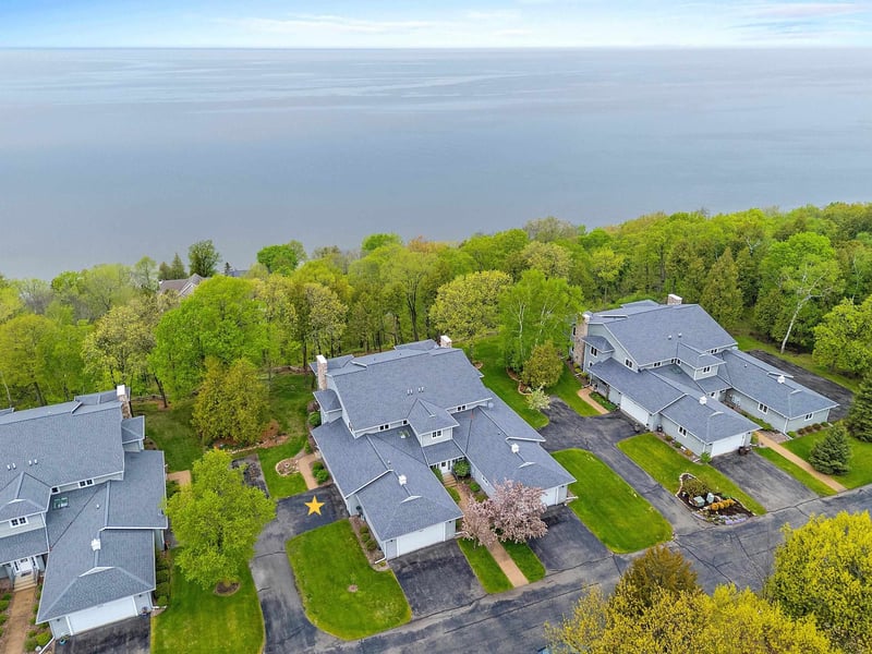 5307 Sunset Bluff Dr #A, Green Bay, WI 54311-9128