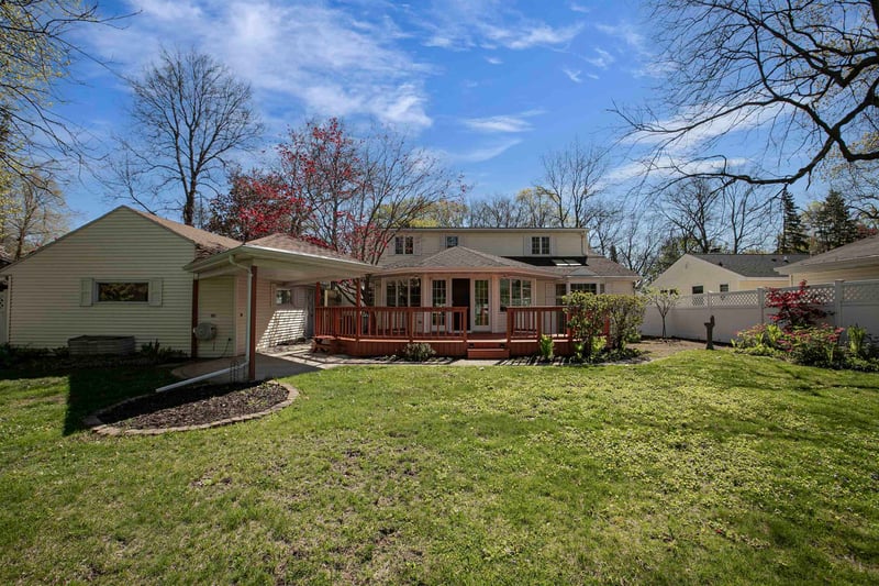 2207 Gladys Ave, Appleton, WI 54915