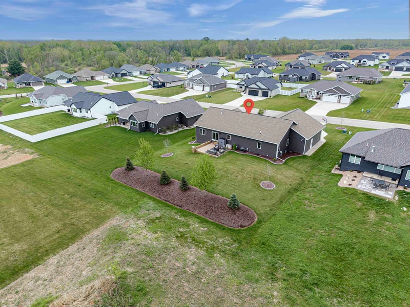 2128 Clover Field Dr, Suamico, WI 54313