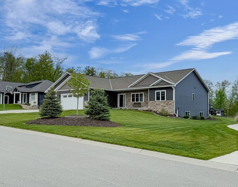 2128 Clover Field Dr, Suamico, WI 54313