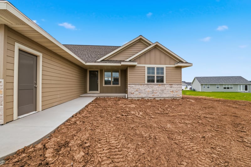 569 Emerald Isle Ct, Wrightstown, WI 54180