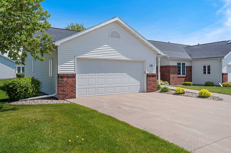 923 Windtree Dr, Appleton, WI 54914