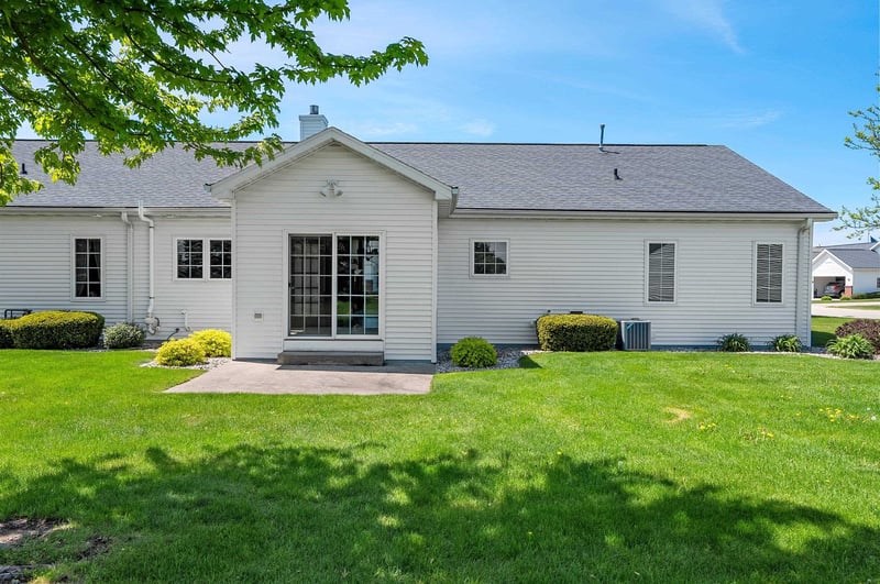 923 Windtree Dr, Appleton, WI 54914