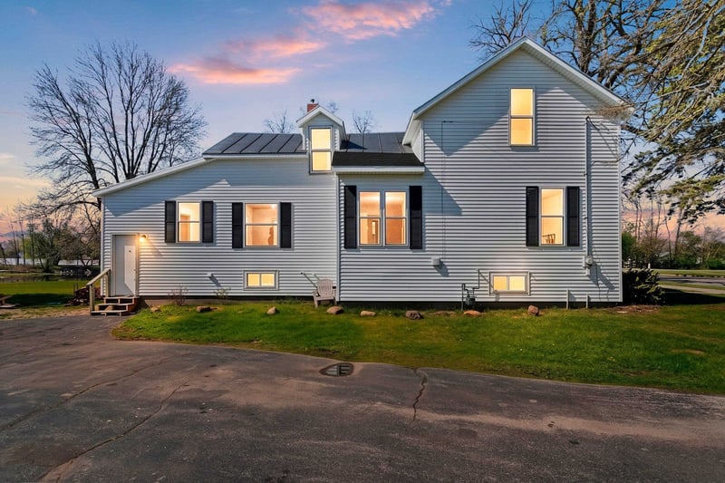 112 Scherer Ave, Oconto, WI 54153