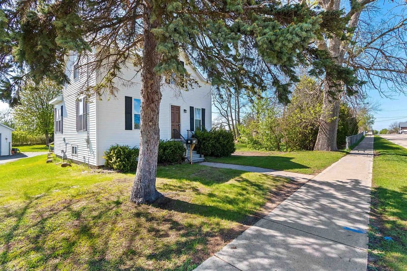 112 Scherer Ave, Oconto, WI 54153