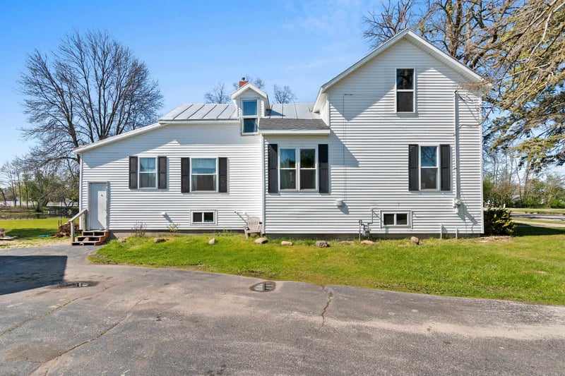 112 Scherer Ave, Oconto, WI 54153