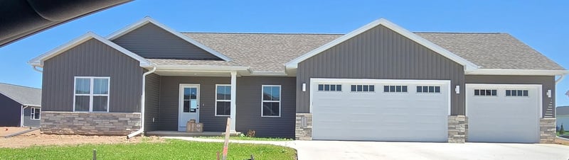 W6886 Mcallister Dr, Greenville, WI 54942