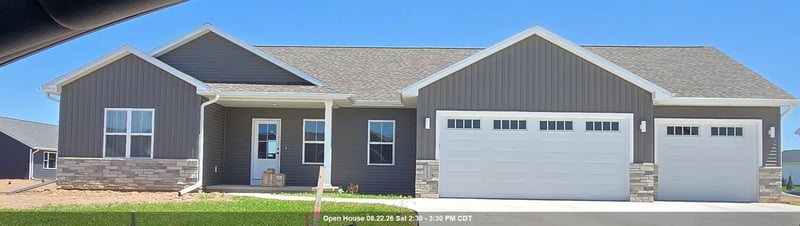 W6886 Mcallister Dr, Greenville, WI 54942