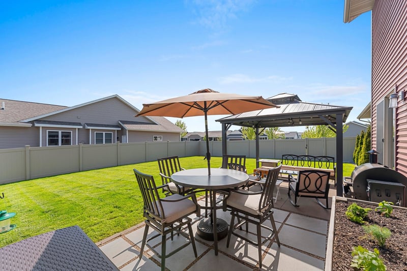 3351 Mockingbird Way, Oshkosh, WI 54901
