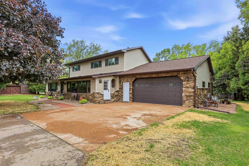 N321 Stoney Brook Rd, Appleton, WI 54915