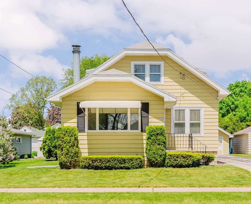 938 12th Ave, Oshkosh, WI 54902