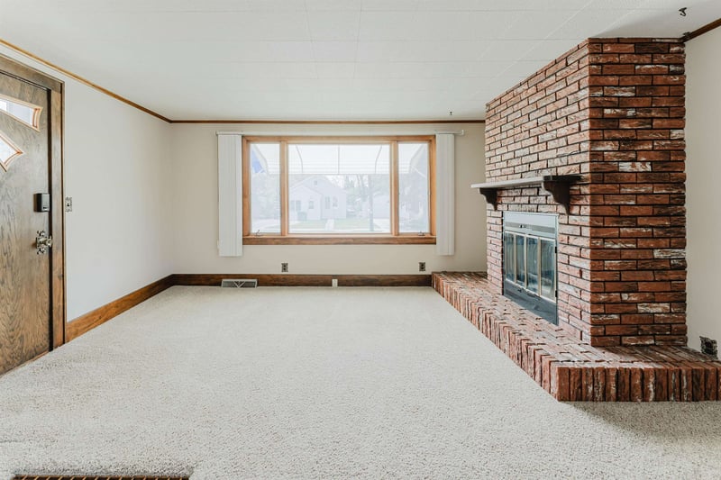 938 12th Ave, Oshkosh, WI 54902