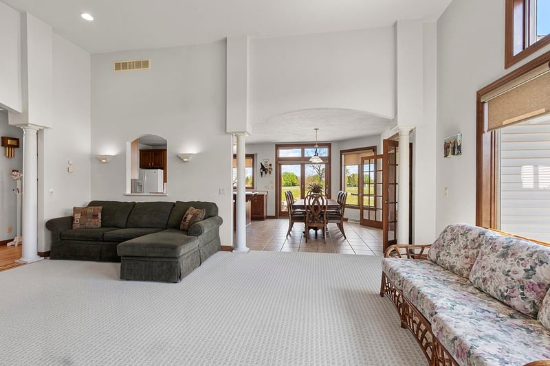 W7415 Ridgetop Dr, Neenah, WI 54956