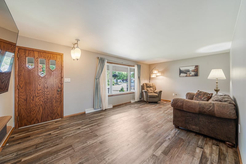 127 Humphrey Cir, Shawano, WI 54166