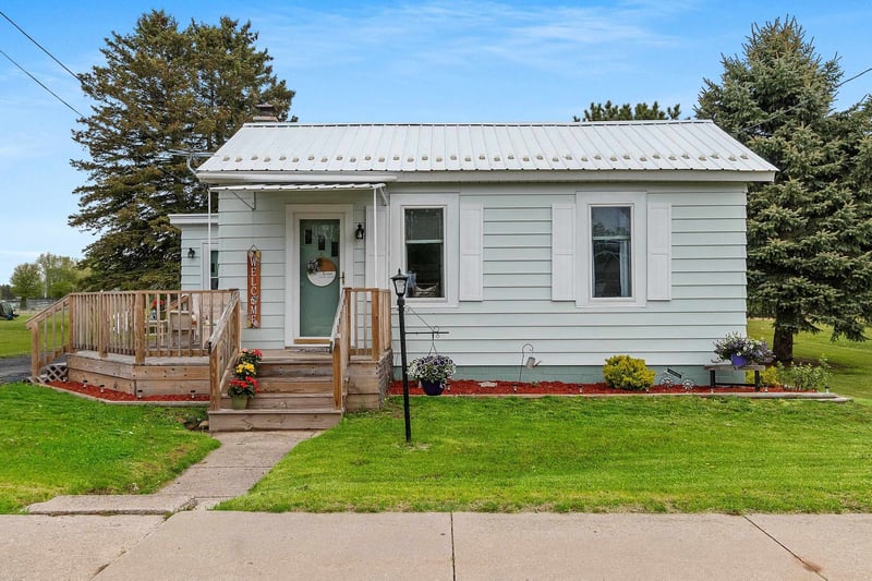 1022 Mcdonald St, Oconto, WI 54153